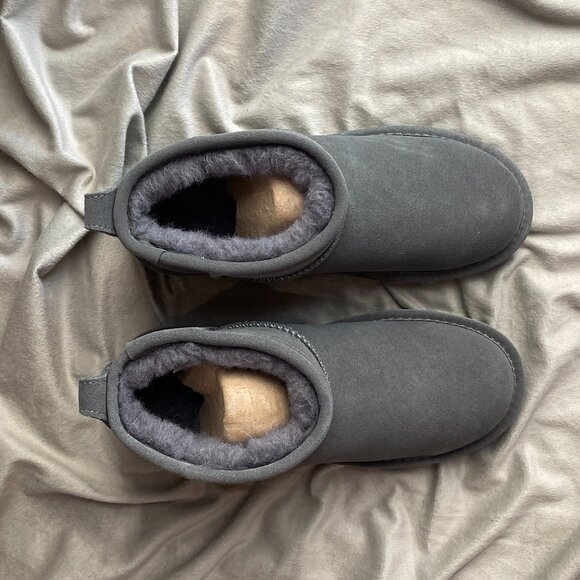 BearPaws Womens Grey Boots Size 7 Nwot - Picture 2 of 3